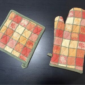 Thanksgiving Oven Mitt and Pot Holder Set